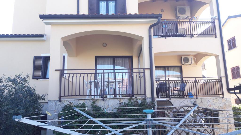 Apartments Mirela ポレッチ エクステリア 写真