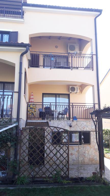Apartments Mirela ポレッチ エクステリア 写真