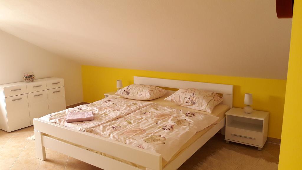 Apartments Mirela ポレッチ エクステリア 写真